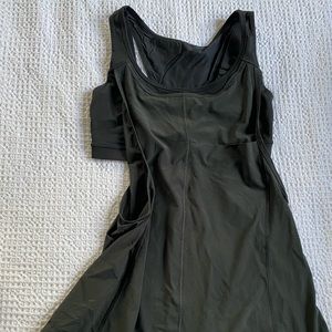 Lululemon tank with built in bra- size 6